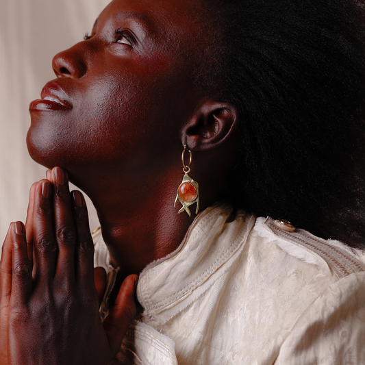 Brinco Argola Peixe Galo Quartzo Hematóide