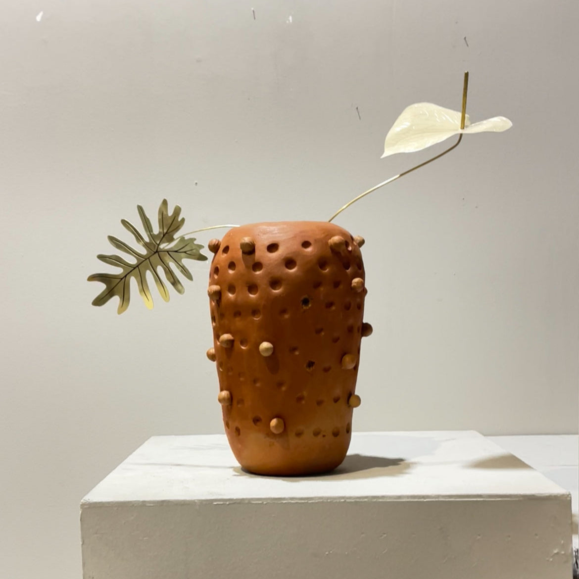 Flor de Vaso Antúrio Bege