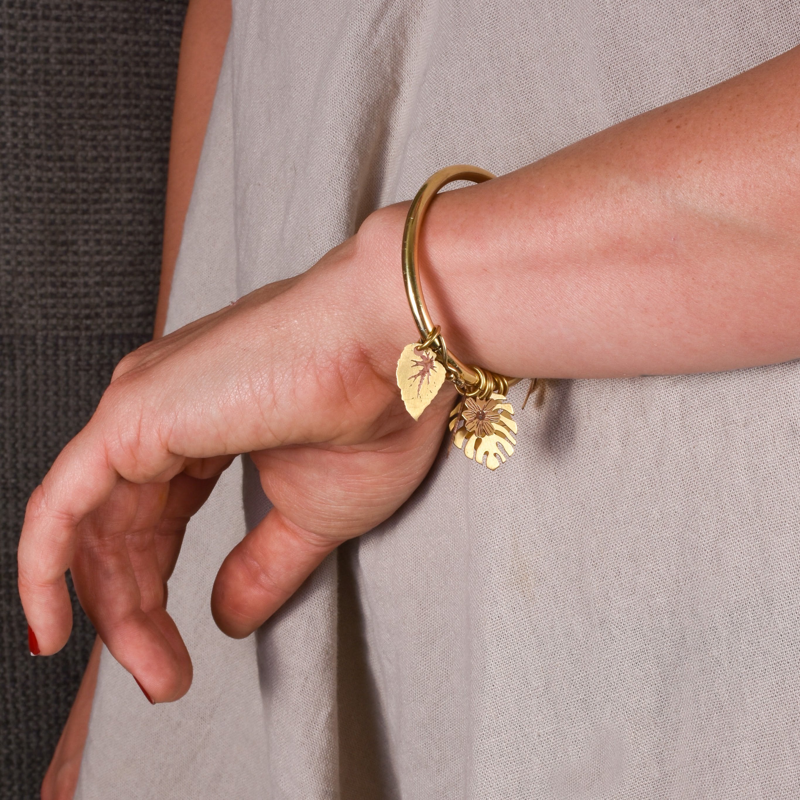 Pingente de folha, flor ou inseto para bracelete ou colar