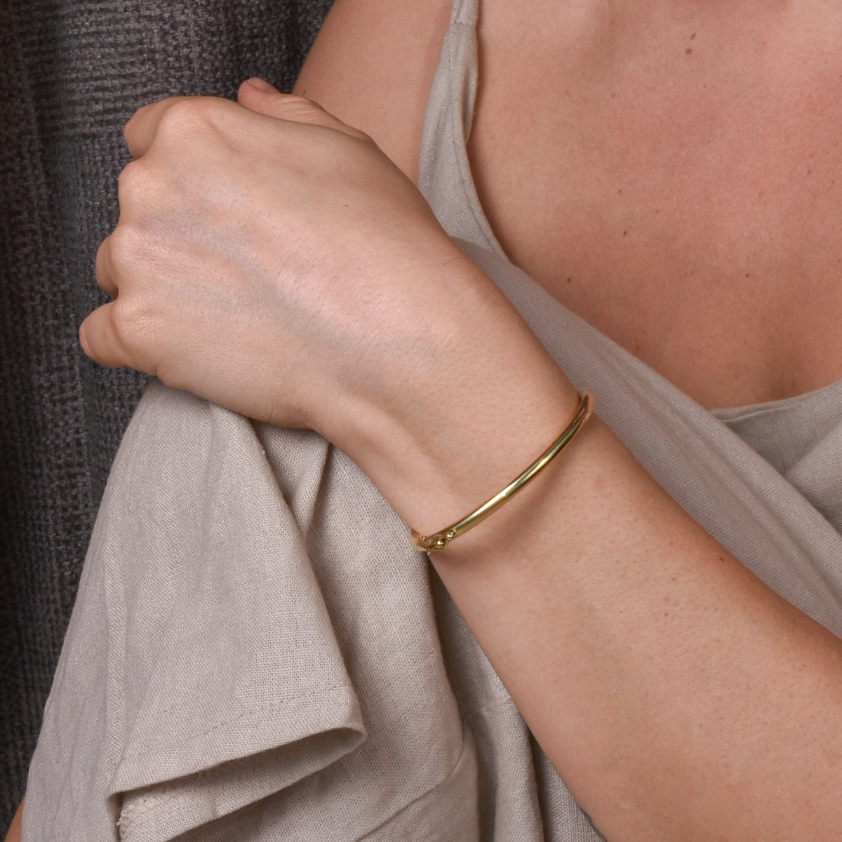 Bracelete de latão com fecho