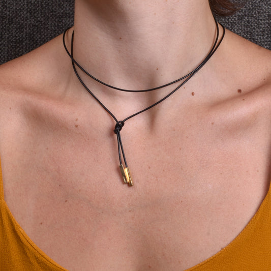 Cordão de Couro Grego Preto ou Marrom