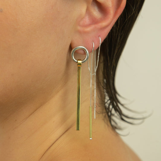 Brinco Corrente de Prata com Pêndulo de Latão para 2 Furos