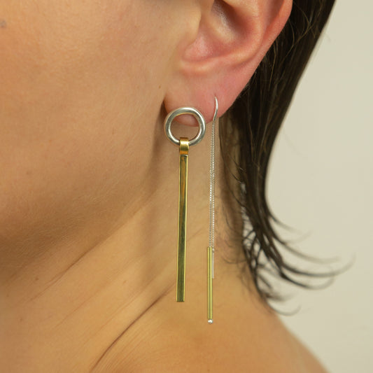 Brinco Corrente de Prata com Pêndulo de Latão para 1 Furo