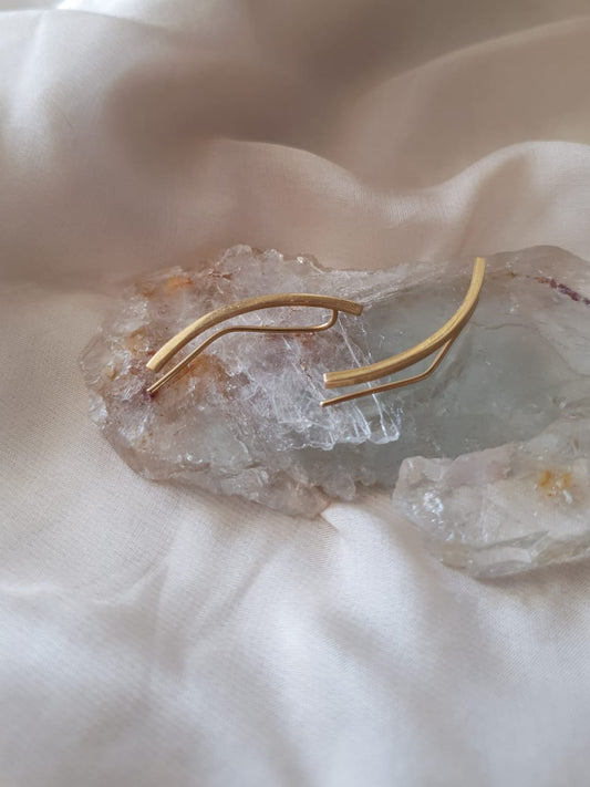 Brinco arco de ouro (earcuff)