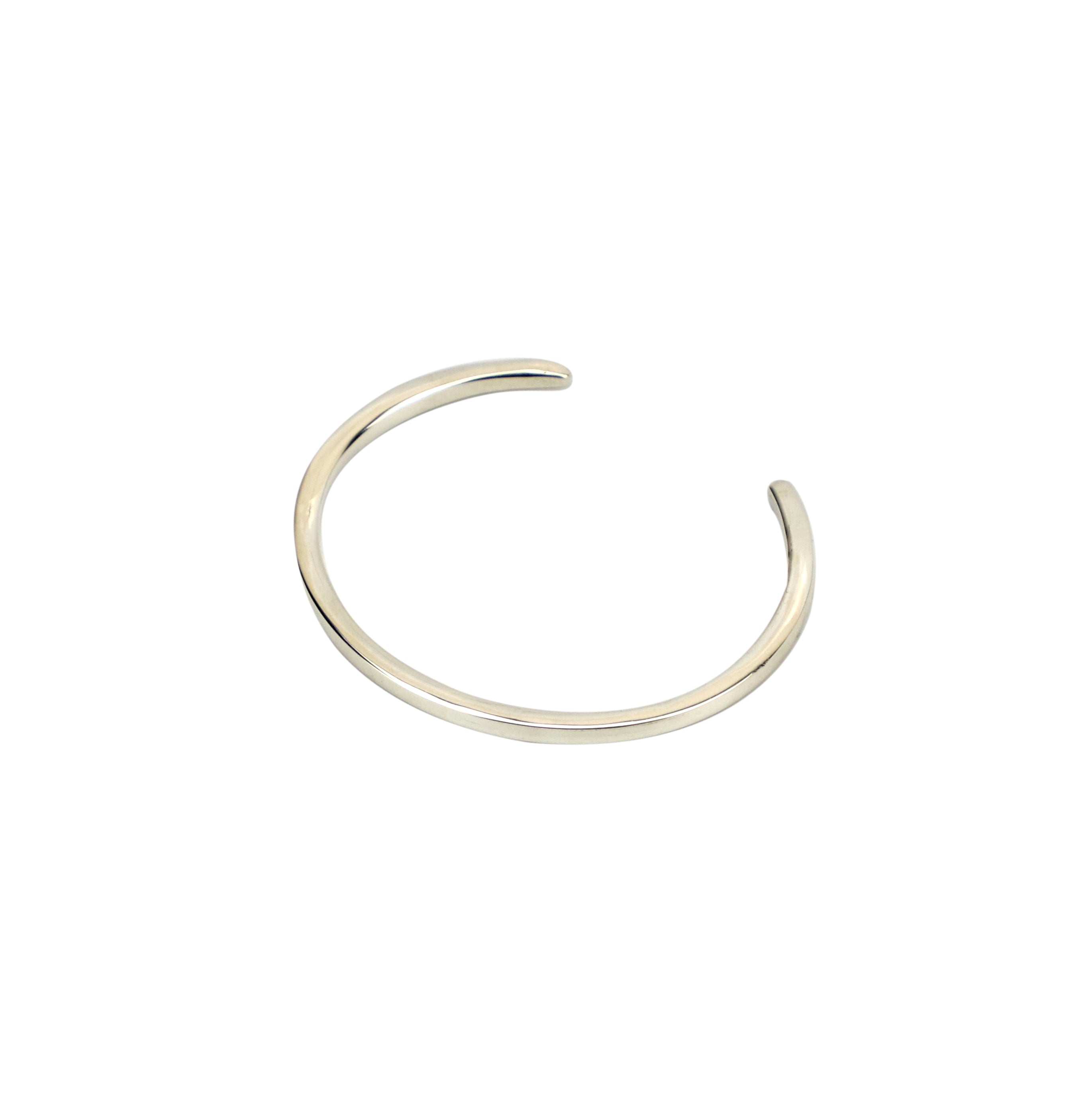 Bracelete quadrado fino de prata