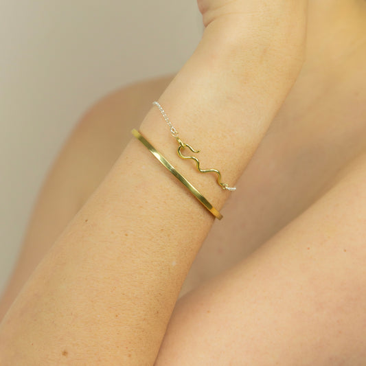 Bracelete quadrado fino de latão