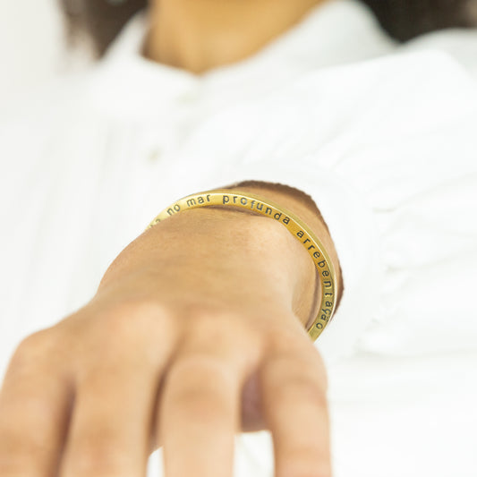 Bracelete - espessura intermediária - personalizado de latão maciço