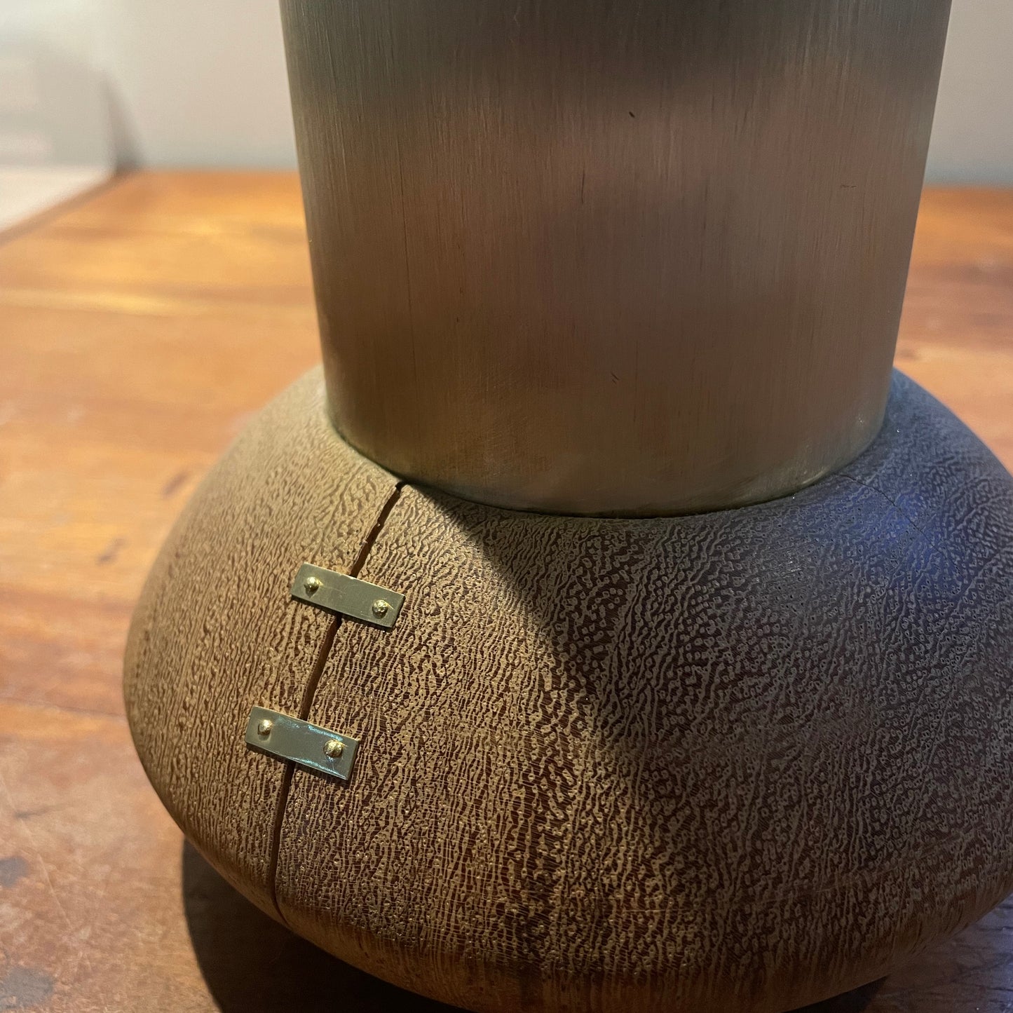 Vaso Madeira e Latão GG