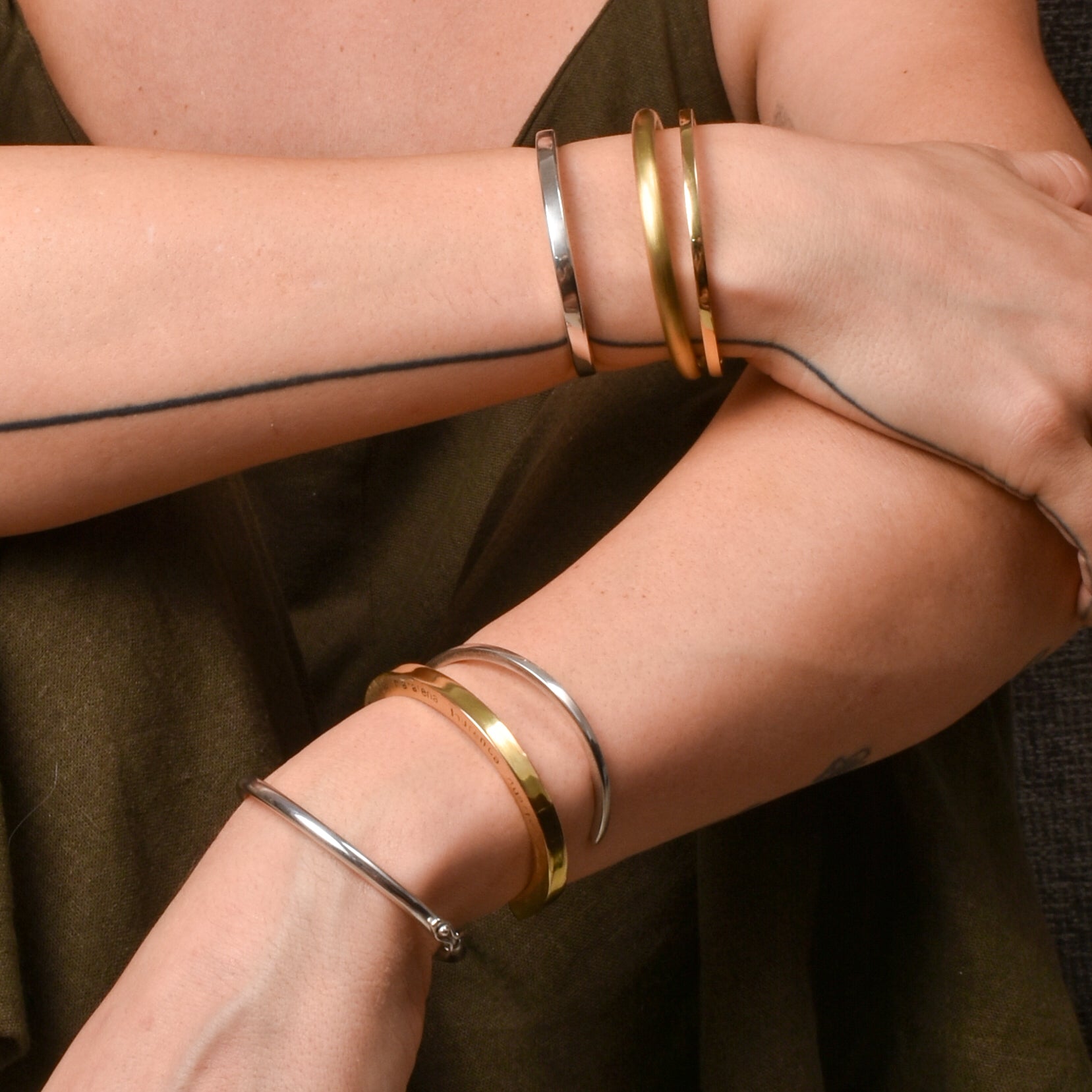 Bracelete quadrado fino de prata