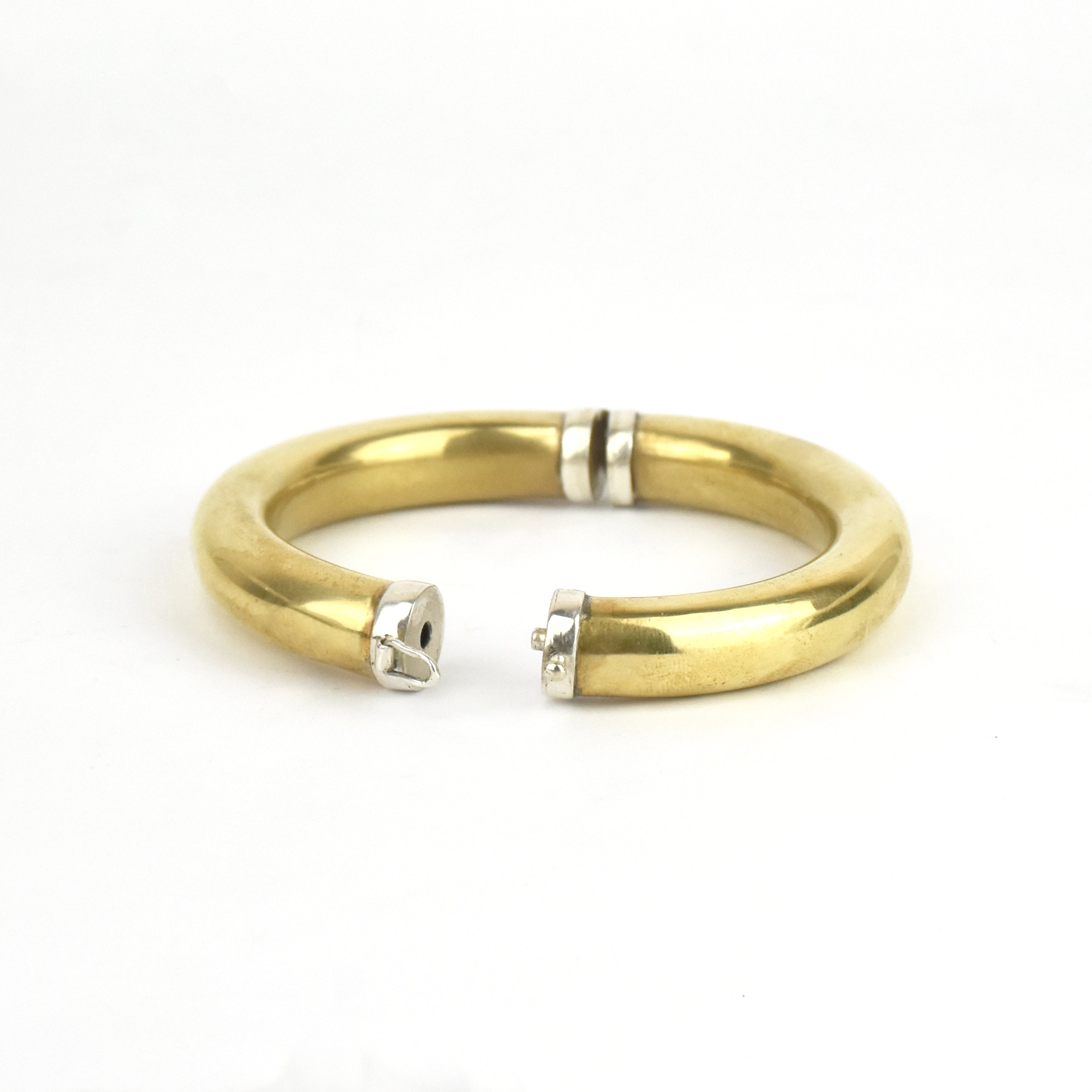 Bracelete Grosso com Fecho em Prata